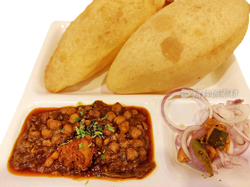 受印度北部旁遮普人欢迎的早餐小吃Chhole Bhature